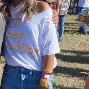 Hey Cowboy graphic tee